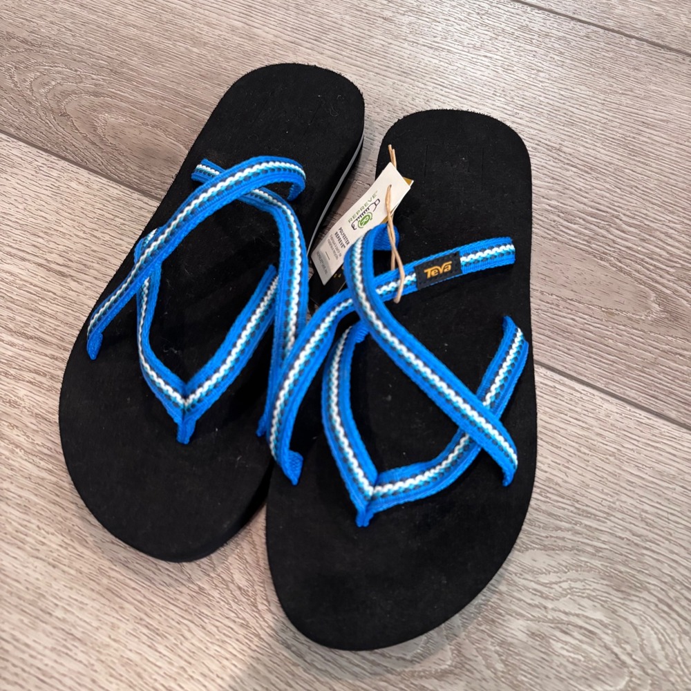 Teva Olowahu Sandals Womens 8 Blue Strappy Mush Flip Flops 6840-W Lindi Blue New